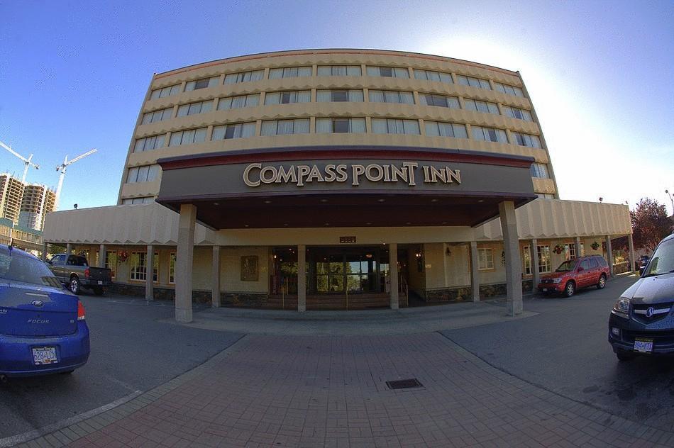 Compass Point Inn - Surrey Exterior photo
